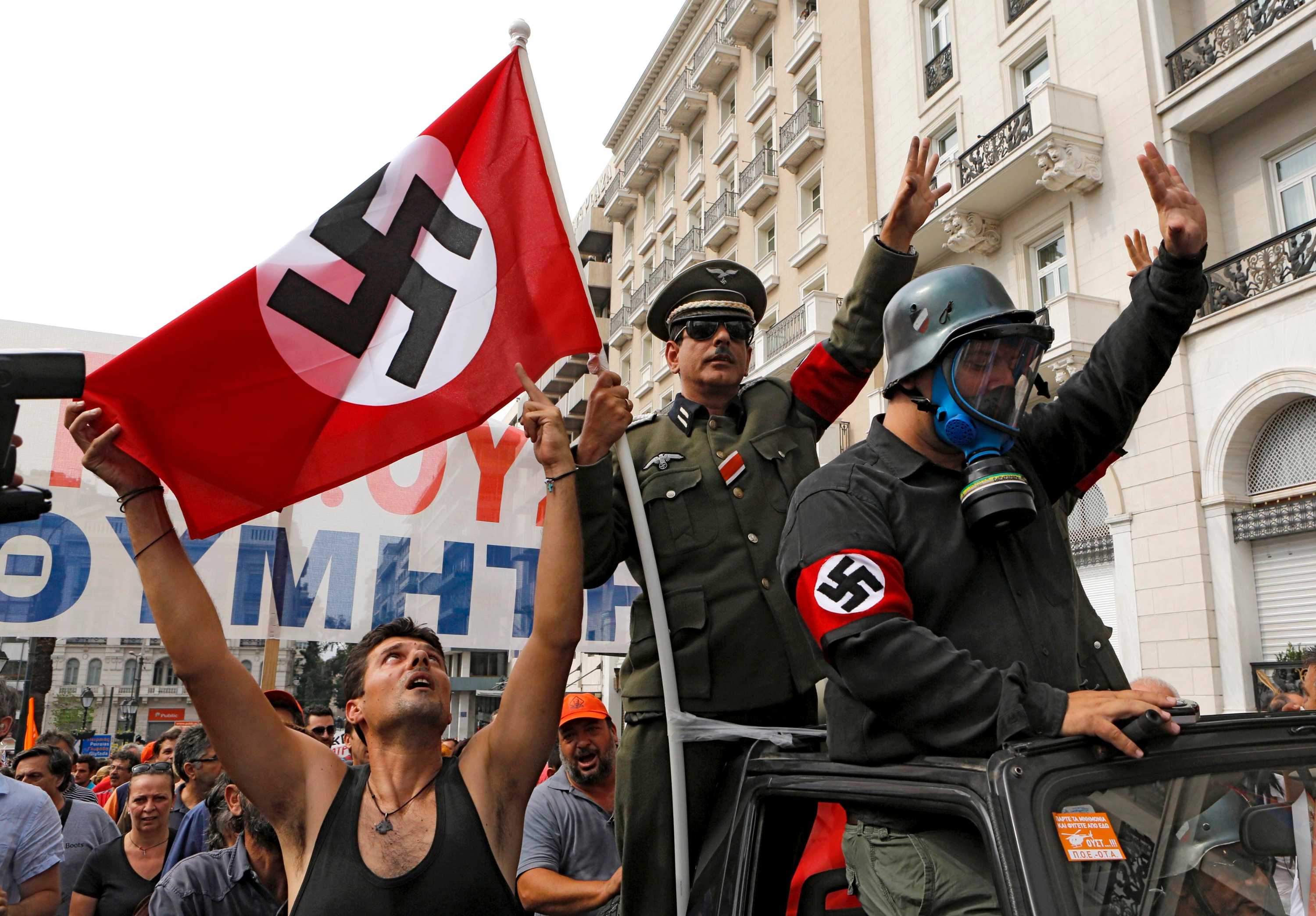 Возрождение нации. Флаг неонацистов Германии. Неонацисты в Германии 2020. Неонацисты в Германии 2022. Современные нацисты.